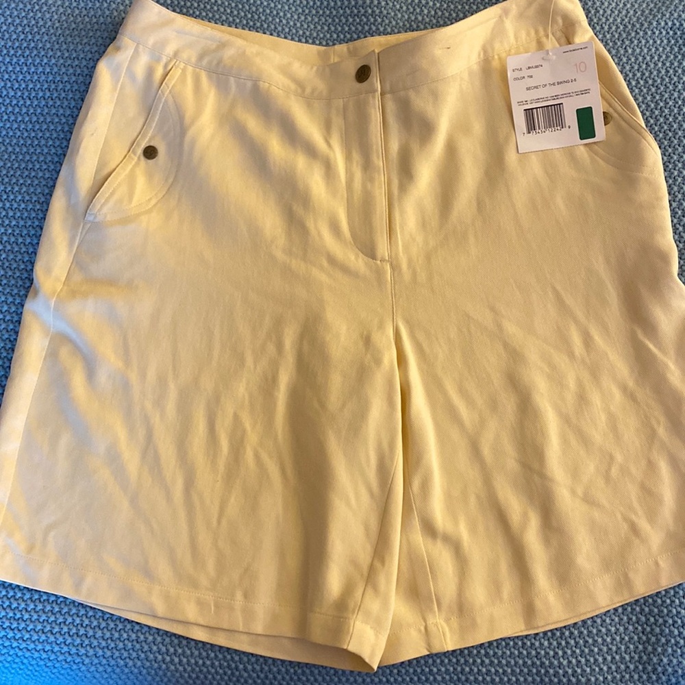 LIZGOLF By Liz Claiborne Shorts Size 10-NWT
